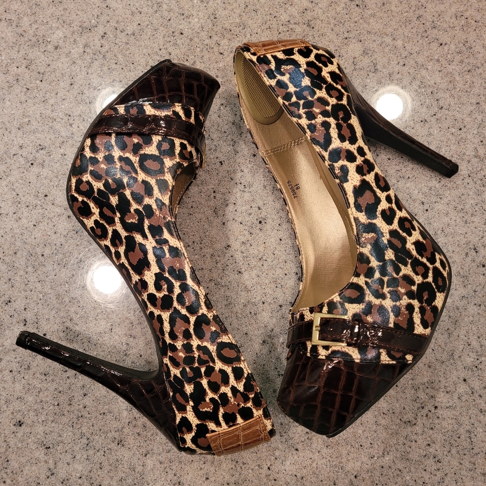 Qupid Leopard 5" Platform Stiletto Pumps